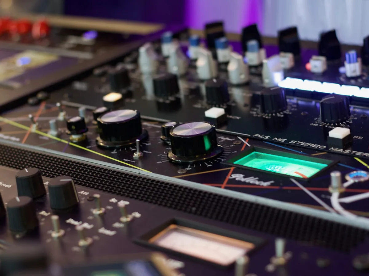 Analogue stereo mastering console with valve compressor and EQ in the Groove Source mastering room